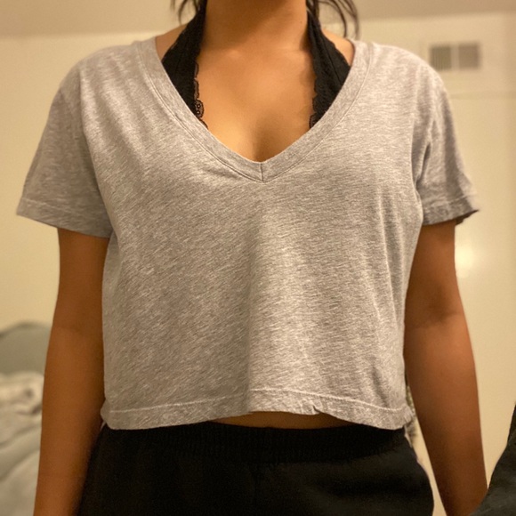 Brandy Melville grey crop top - Picture 3 of 4